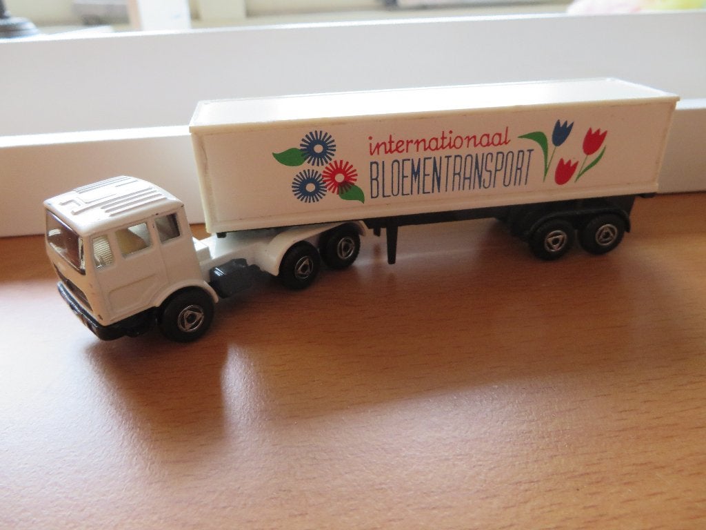 Efsi Mercedes Truck en Trailer Bloementransport, Ophalen of Verzenden, Zo goed als nieuw, Bus of Vrachtwagen