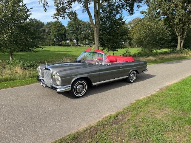 Mercedes-Benz 220 SEb Cabriolet 1963 Totaal gerestaureerd, Auto's, Mercedes-Benz, Achterwielaandrijving, Overige modellen, Cabriolet