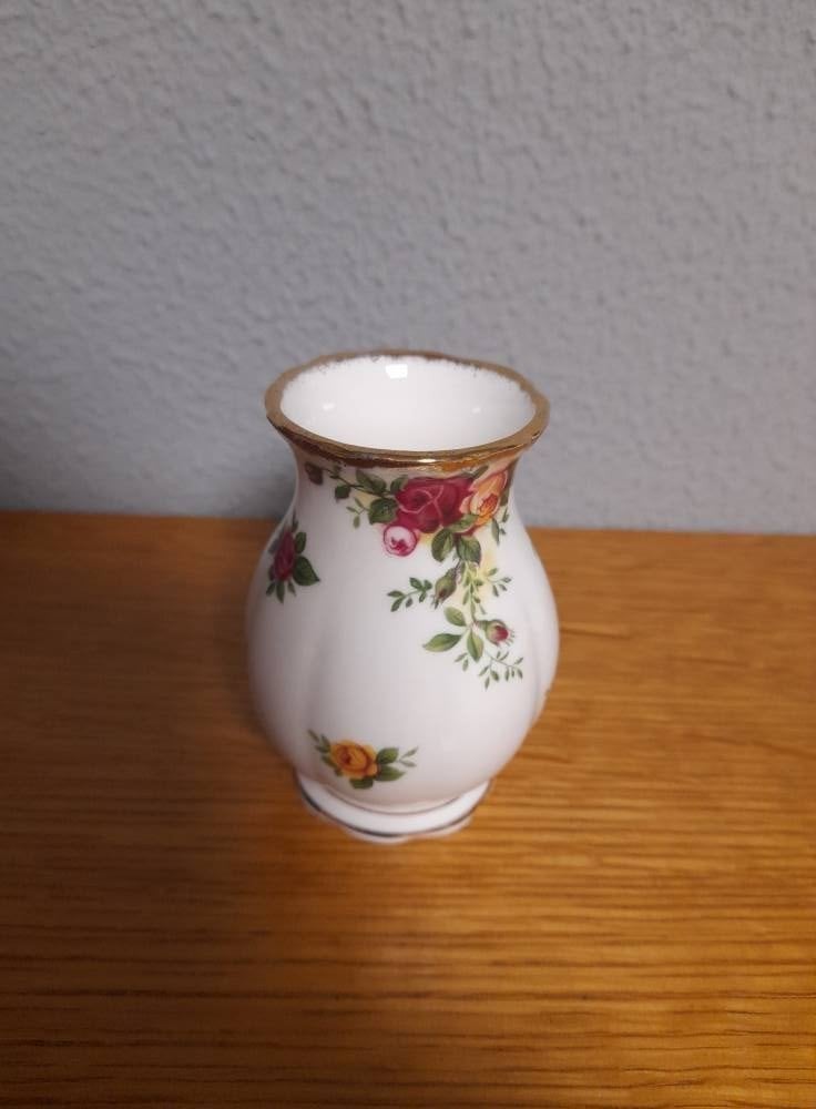 royal albert adv 74 minnie vaasje, Antiek en Kunst, Ophalen of Verzenden