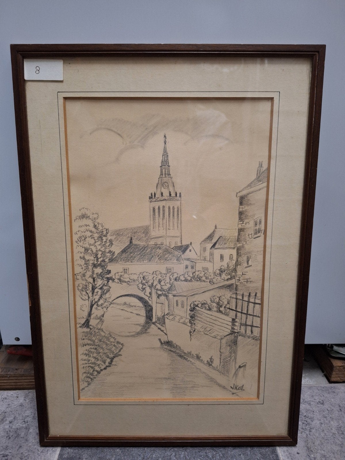 Schilderij van W. Kol - Dorpsgezicht met kerk en brug, Ophalen of Verzenden, Schilderij, Potloodtekening, Gesigneerd