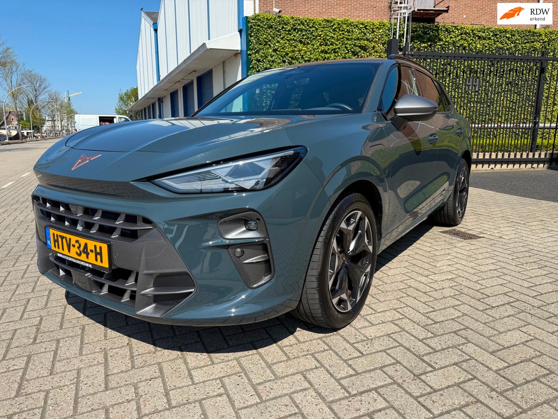 Cupra Terramar_150PK_1.5 TSI e-Hybrid Essential_NETTE AUTO 1, Auto's, Dealer onderhouden, 4 cilinders, 150 pk, Blauw