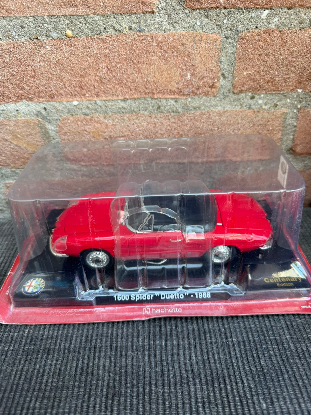 1:24 Alfa Romeo 1600 spider “Duetto” …… 30,-, Ophalen of Verzenden, Nieuw, Overige typen, Overige merken