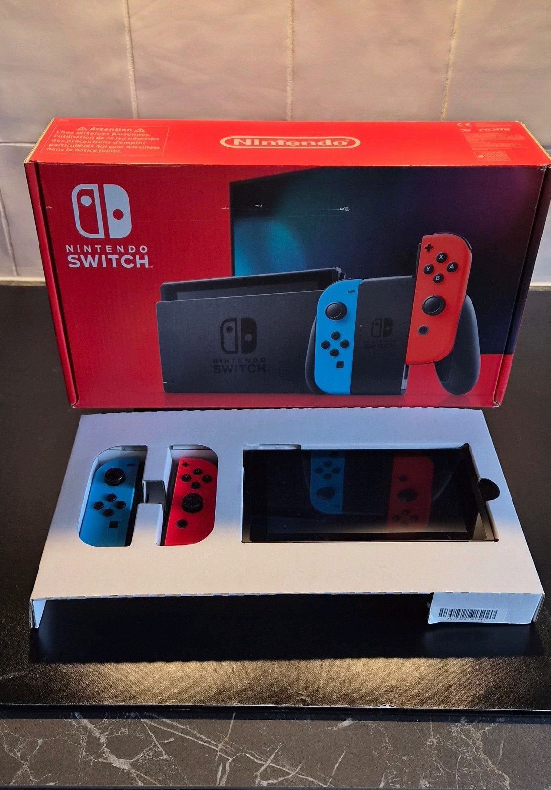 Nintendo Switch Original met extra controllers en hoes, Ophalen of Verzenden, Zo goed als nieuw, Met 3 controllers of meer, Switch Original