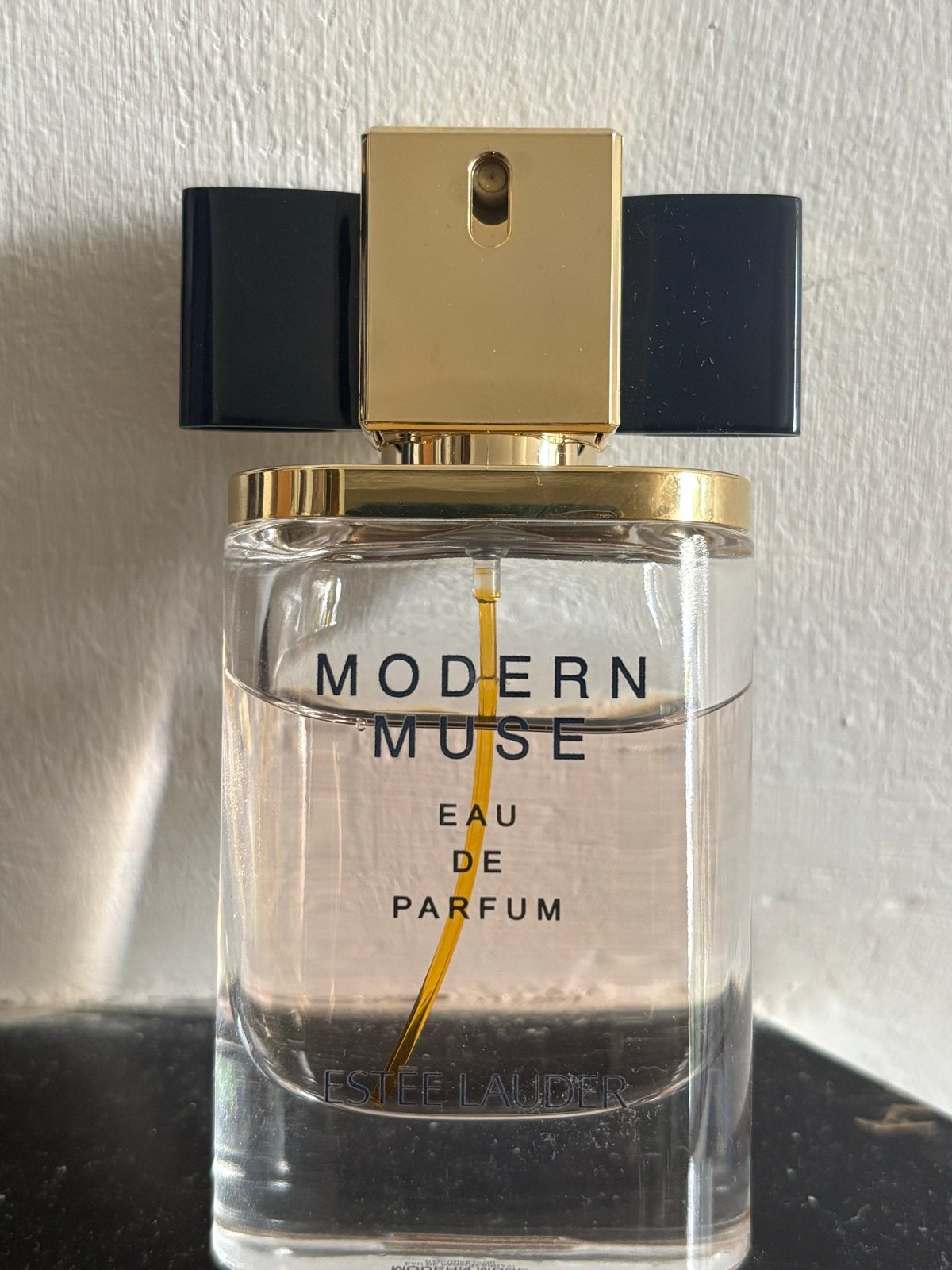 Estée Lauder Modern Muse Eau de Parfum 30 ml, Sieraden, Tassen en Uiterlijk, Uiterlijk | Parfum, Ophalen of Verzenden, Gebruikt