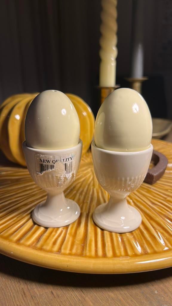 Wedgwood edme plain 2x eierdopjes, Huis en Inrichting, Ophalen of Verzenden, Zo goed als nieuw, Wedgwood, Overige typen