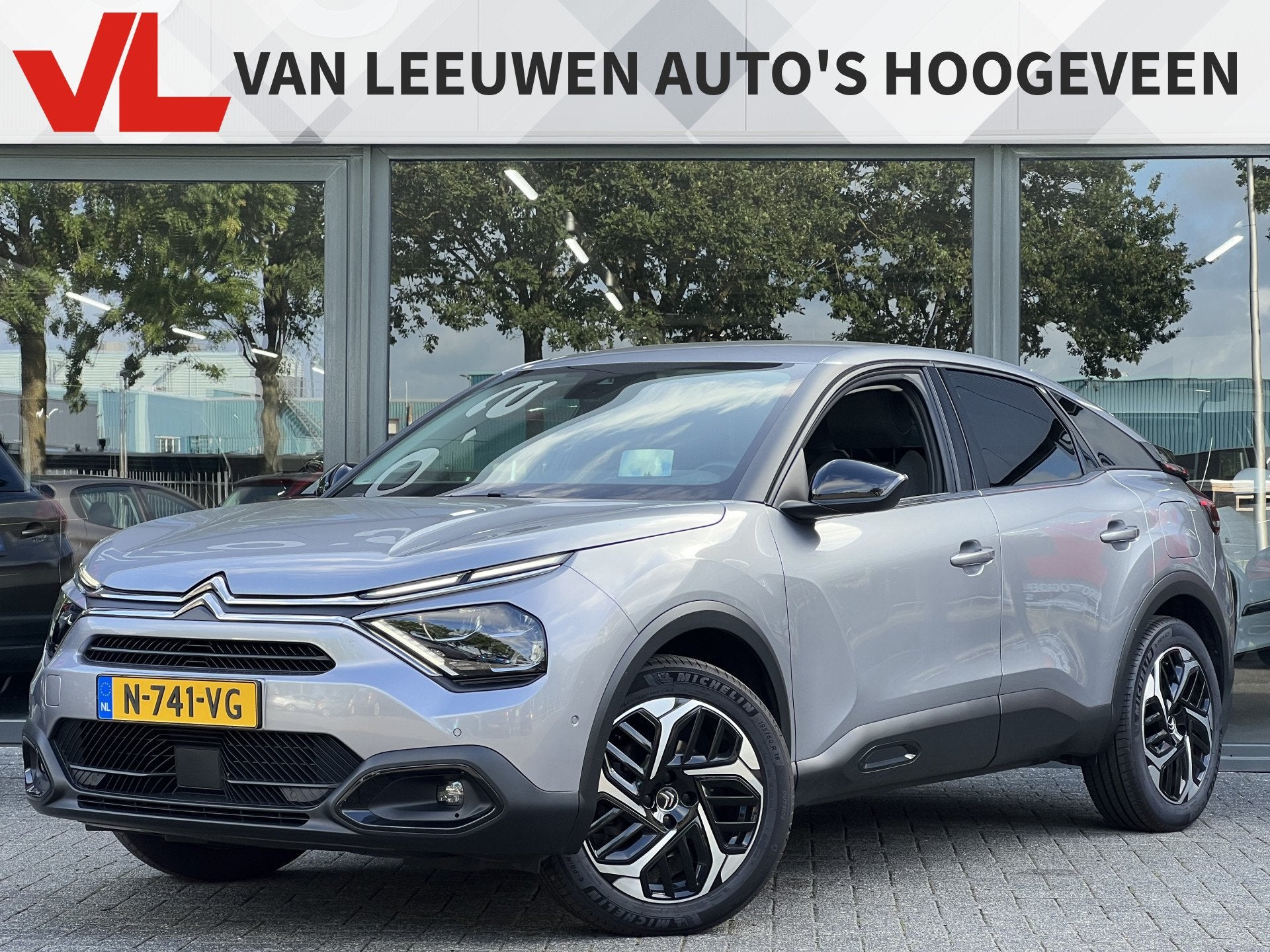 Citroën C4 1.2 Puretech Shine | Camera | Head-up display |, Auto's, Voorwielaandrijving, Gebruikt, 1199 cc, Origineel Nederlands
