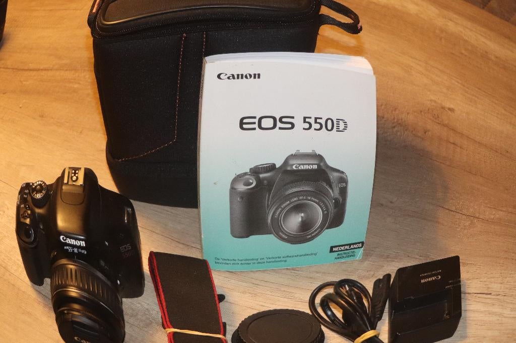 Canon 550D met 18-55 canon lens en tas, Audio, Tv en Foto, Fotocamera's Digitaal, Gebruikt, Spiegelreflex, Canon, Geen optische zoom
