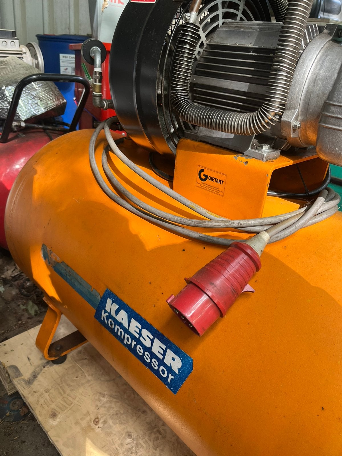 Kaeser compressor., Ophalen, Zo goed als nieuw, Minder dan 200 liter/min
