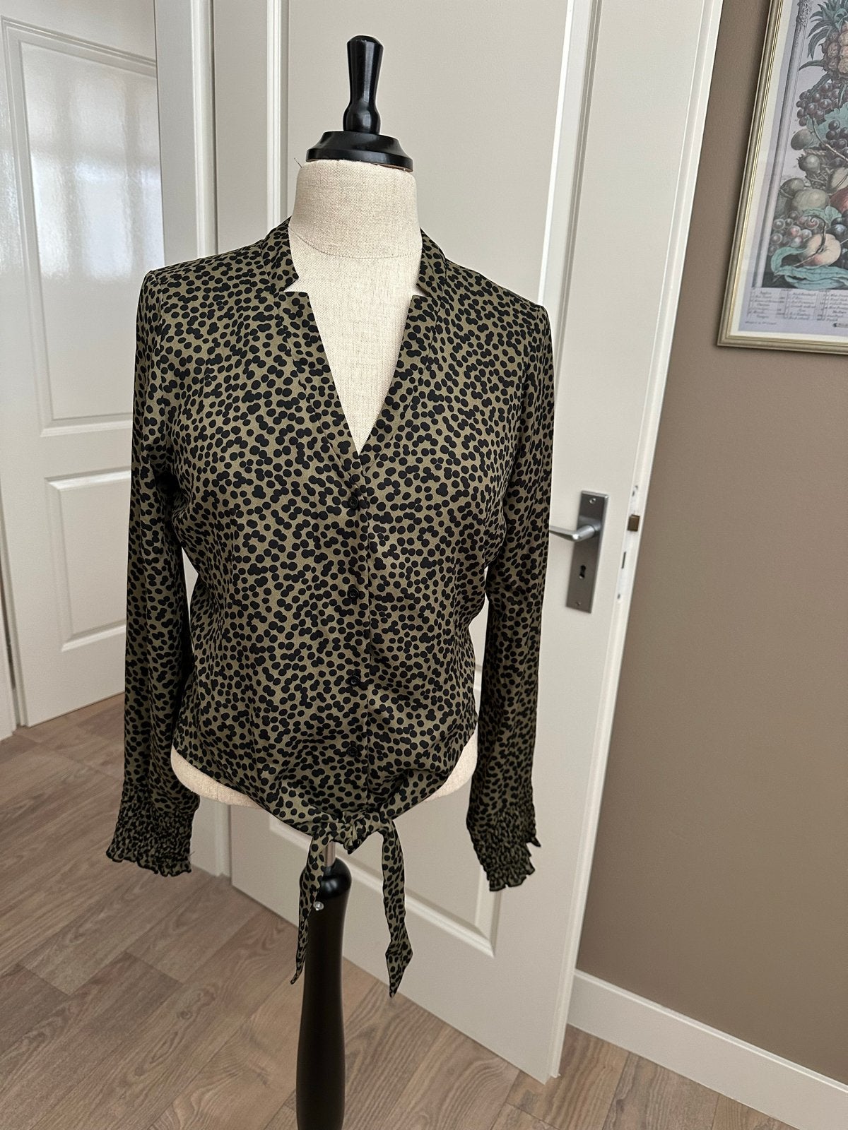 Costes blouse - Groen met zwarte stip - Mt L - Knoopdetail, Ophalen of Verzenden, Zo goed als nieuw, Maat 42/44 (L), Groen