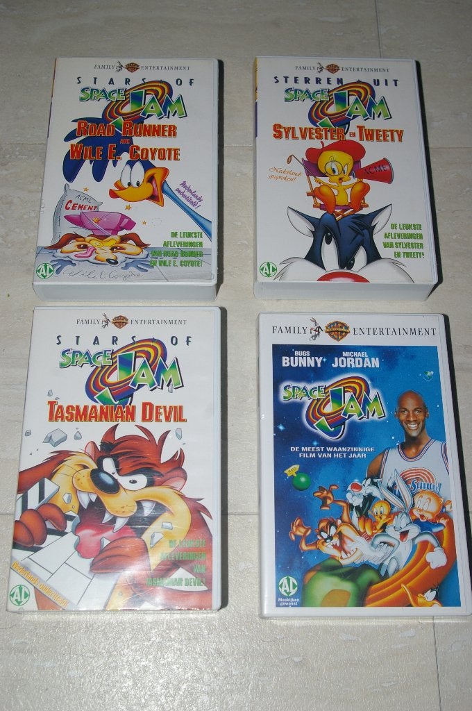 Vier VHS video banden:, Cd's en Dvd's, Alle leeftijden, Ophalen of Verzenden, Zo goed als nieuw, Overige genres