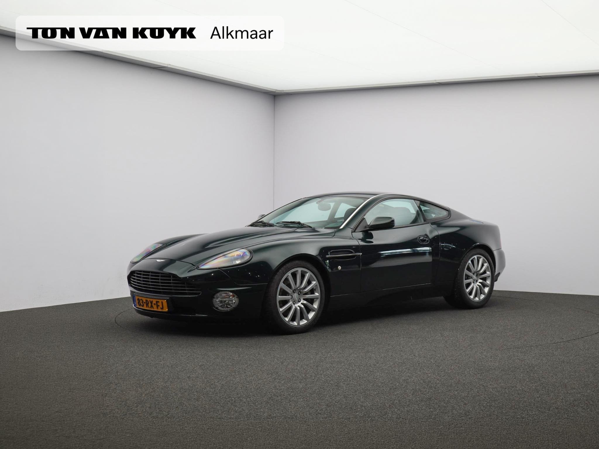 Aston Martin Vanquish 5.9 V12 470PK Automaat / Leder