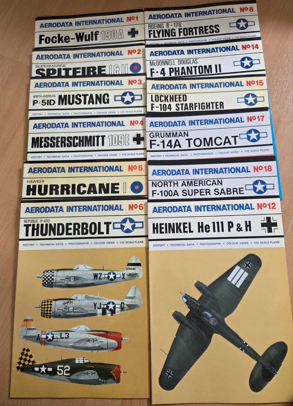 Aerodata International Vliegtuig Modellen Boeken (12 stuks), Overige merken, Gebruikt, 1:50 of kleiner, Overige typen
