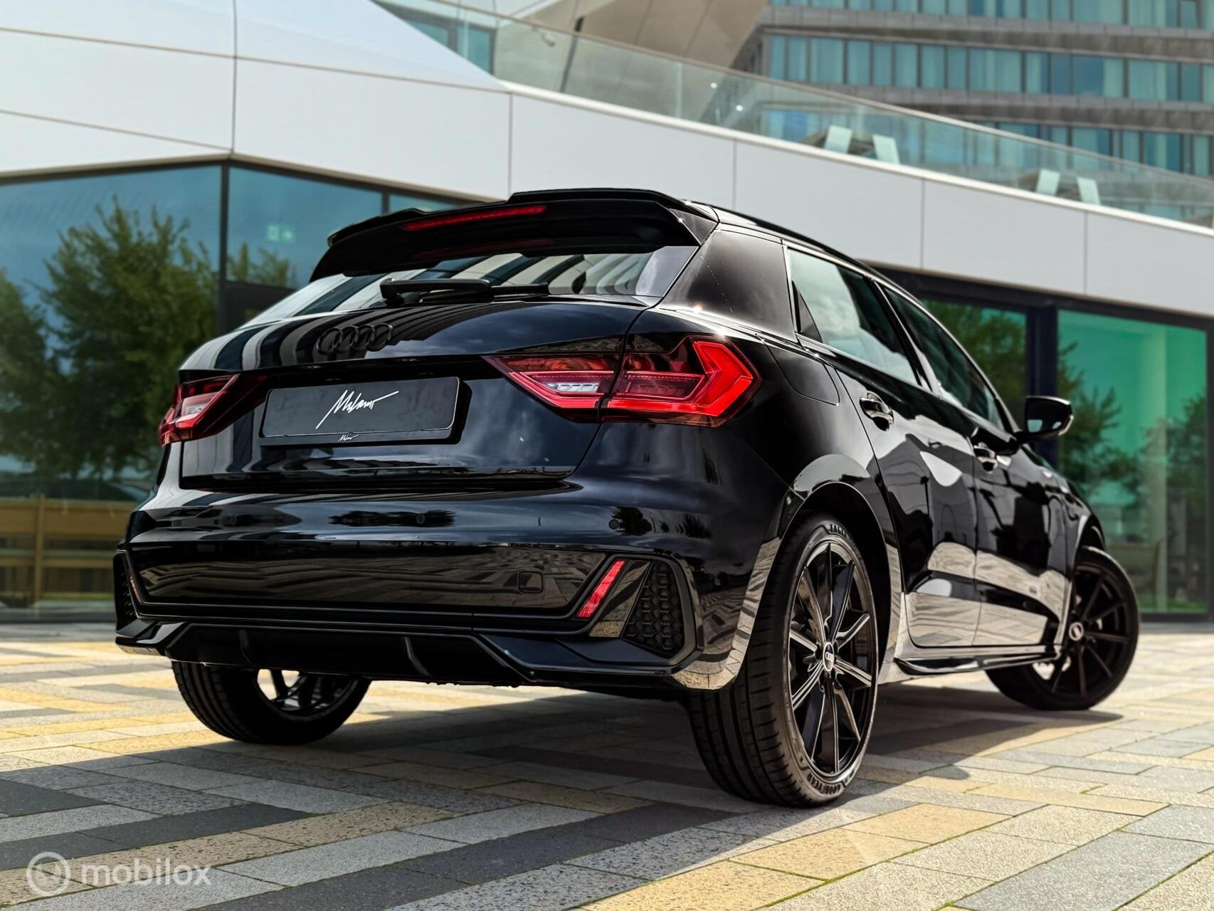 Audi A1 Sportback 30 TFSI S Line | Led | Black on black, Auto's, Dealer onderhouden, Stof, Zwart, Zwart