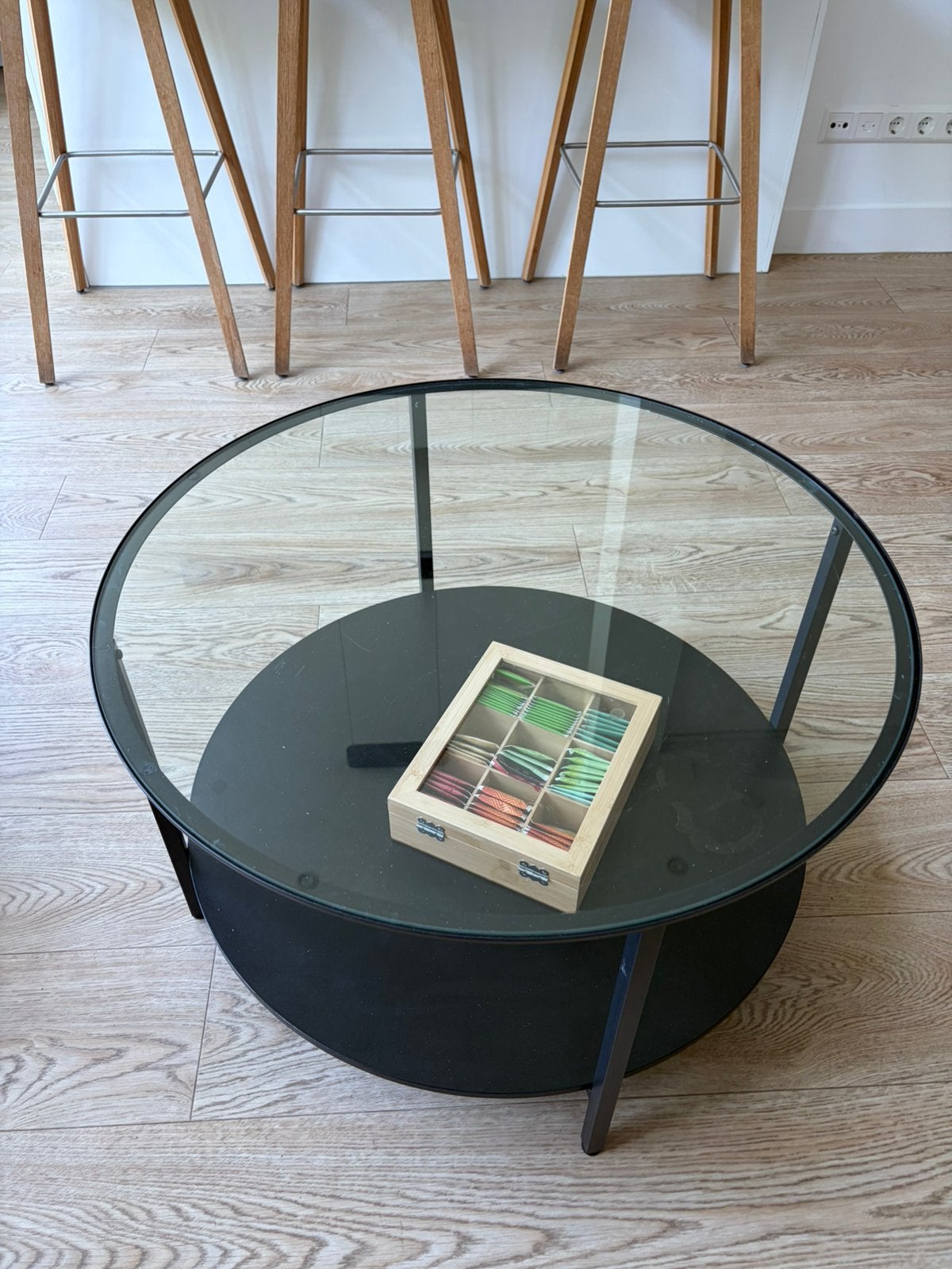 Ikea VITTSJÖ Salontafel, zwartbruin/glas, 75 cm, Huis en Inrichting, Tafels | Salontafels, Ophalen, 50 tot 100 cm, Rechthoekig