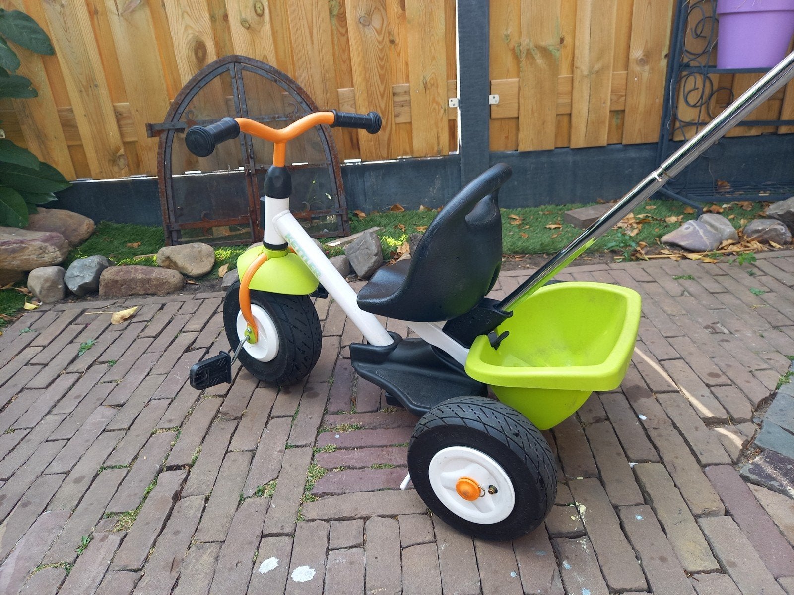 Kettler driewieler met duwstang en kiepbakje, Ophalen, Zo goed als nieuw, Duwstang