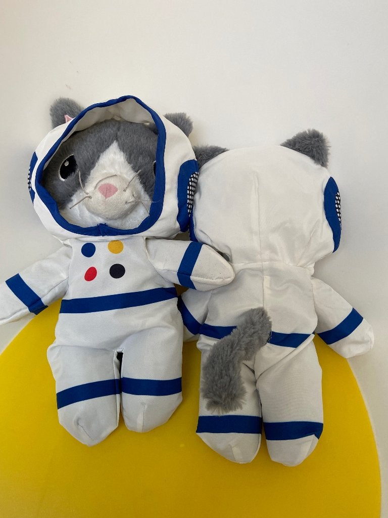 K1581 ikea poes in astronautenpak nog 1, Ophalen of Verzenden, Zo goed als nieuw, Overige typen