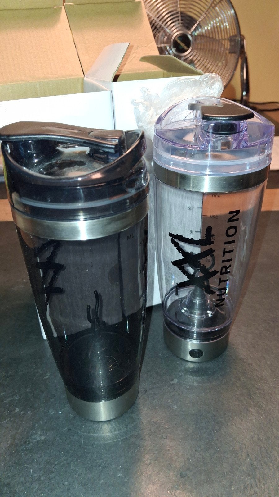 2x Elektrische Shaker Fles - Perfect voor Proteïne Shakes, Sport en Fitness, Ophalen of Verzenden, Zo goed als nieuw