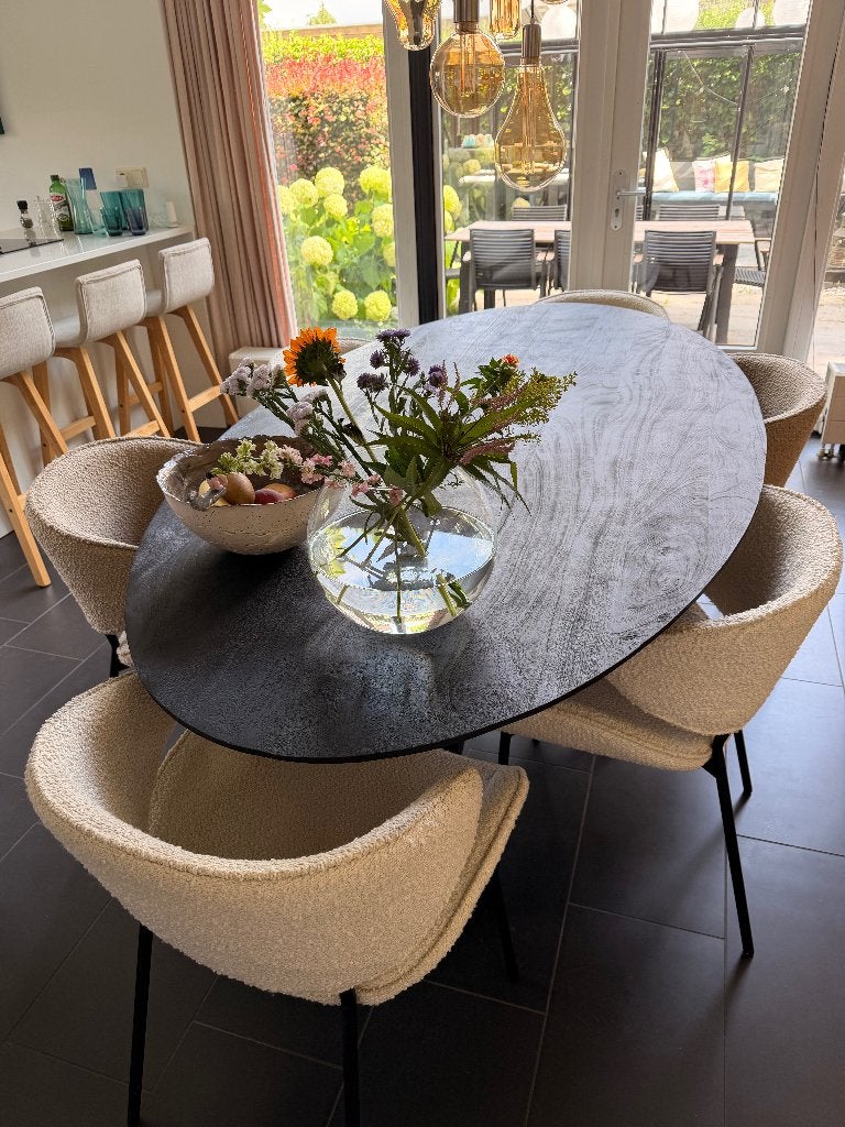 Mooie moderne zwarte ovalen eettafel z.g.a.n., Huis en Inrichting, Tafels | Eettafels, Ophalen, 100 tot 150 cm, 200 cm of meer