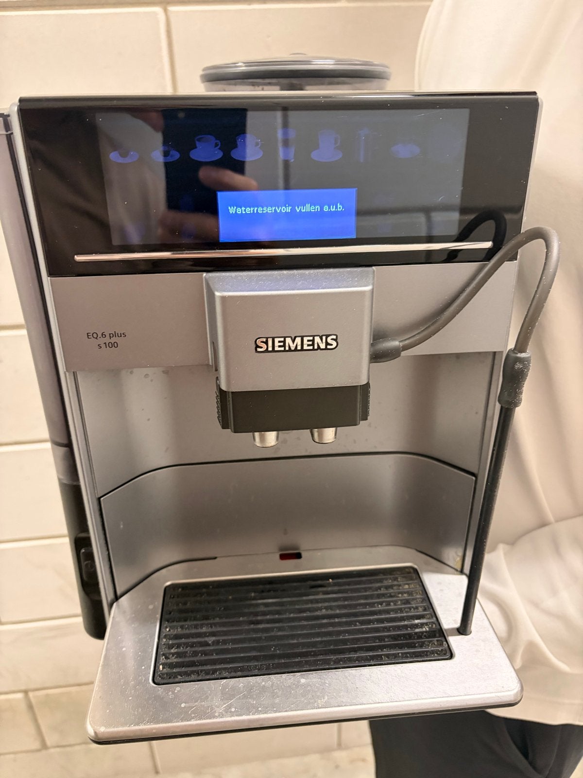 Siemens EQ.6 plus s100 volautomatische koffiemachine, Witgoed en Apparatuur, Koffiezetapparaten, Afneembaar waterreservoir, Gebruikt