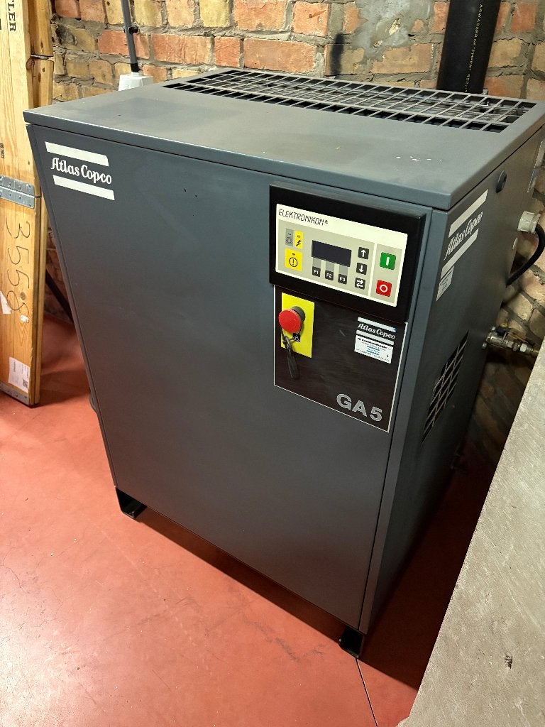 Atlas Copco GA5 schroefcompressor 5,5 kW + 250L drukvat, Doe-het-zelf en Verbouw, Compressors, Ophalen, Gebruikt, 400 tot 800 liter/min