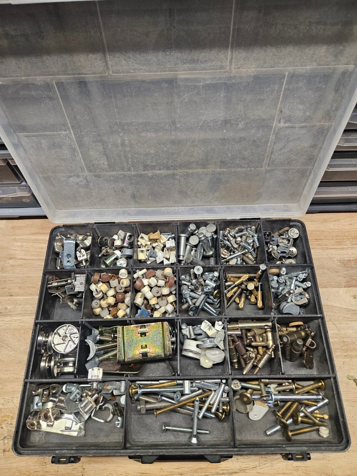 Grote assortimentskoffer met bevestigingsmaterialen, Ophalen of Verzenden, Gebruikt, Minder dan 50 mm, Overige typen