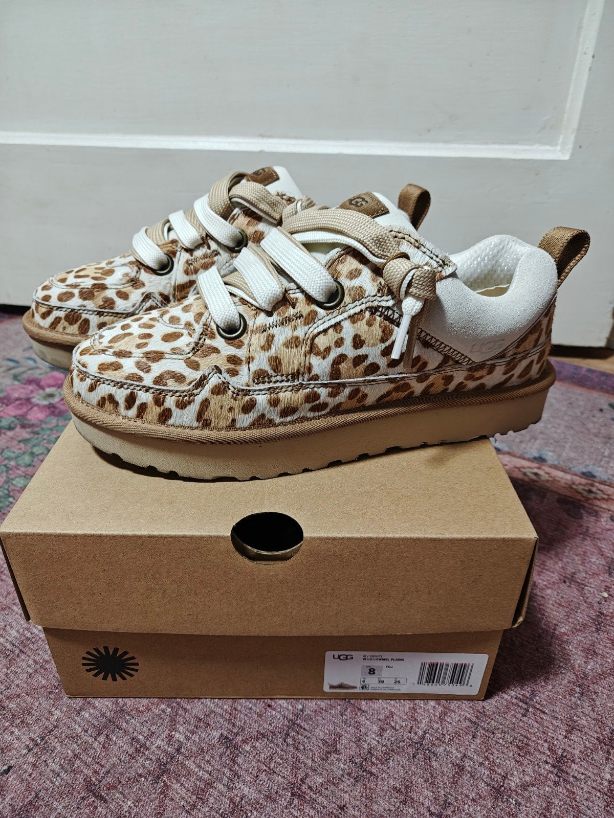Super leuke UGG Lo Lowmel Plains, Kleding | Dames, UGG, Bruin, Instappers, Ophalen of Verzenden