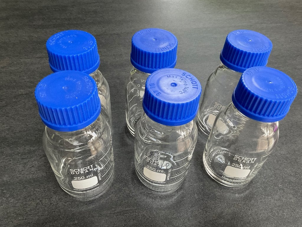 Schott, 250 ml laboratoriumfles met blauwe dop en ring, Ophalen of Verzenden, Zo goed als nieuw, Overige typen