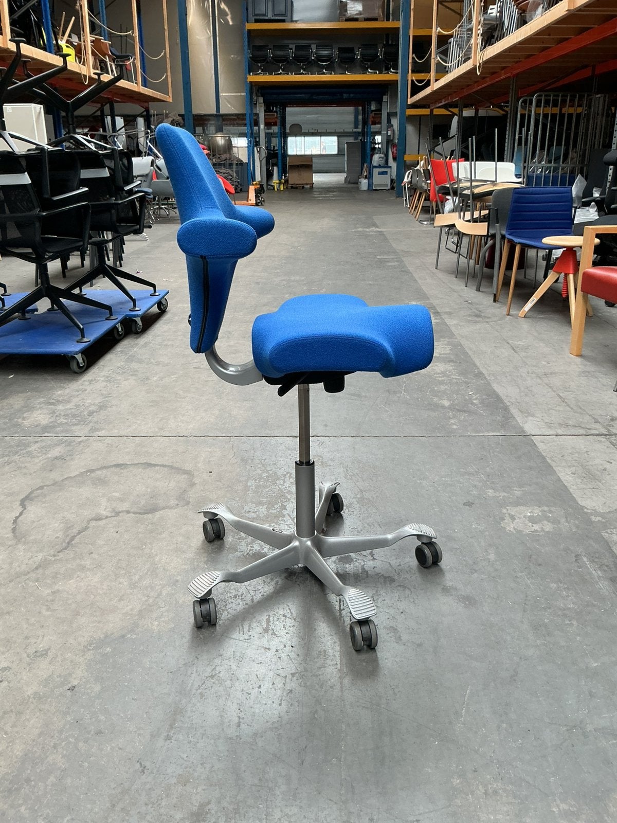 HAG Capisco 8106 Bureaustoel | Zithoogte 52-70 cm | Blauw, Huis en Inrichting, Bureaustoelen, Gebruikt, -, Blauw, -