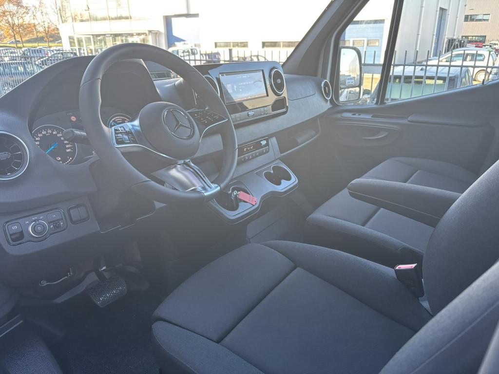 Mercedes-Benz eSprinter 420 Chassis L3 Pro 81kWh I 4250 GVW, Auto's, Automaat, 81 kWh, Zwart, Wit