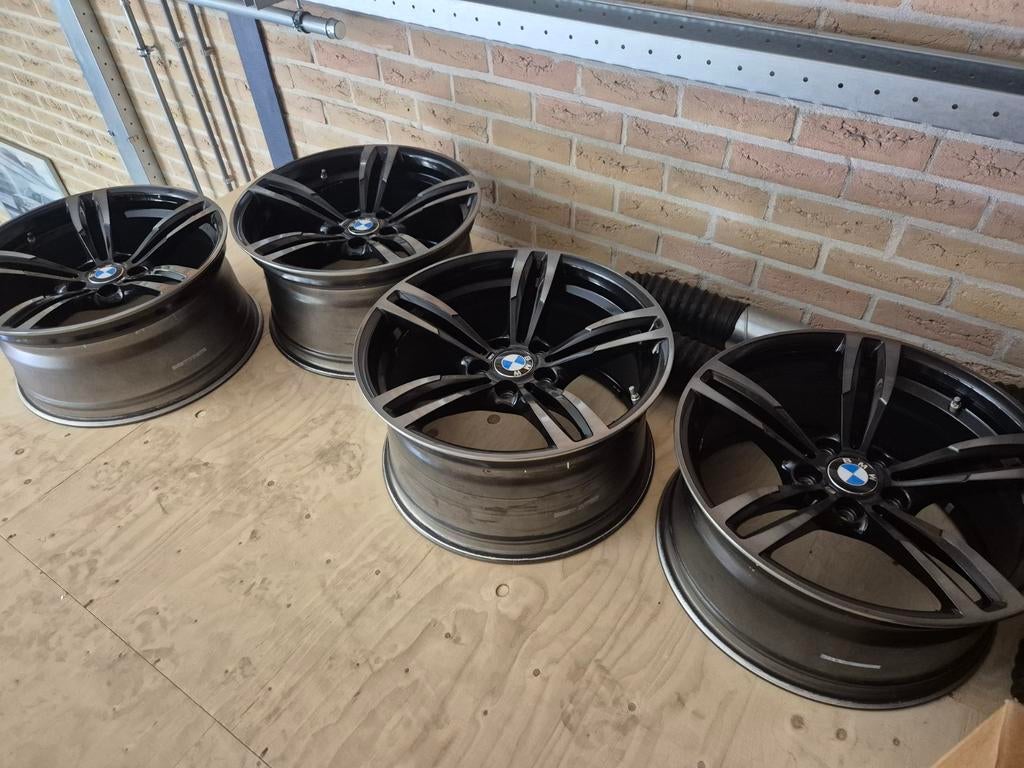 4x BMW Velgen M2 F87 M3 F80 M4 F82 F83 19 Inch Styling 437 M, Auto-onderdelen, Banden en Velgen, 19 inch, Gebruikt, Velg(en), Info@bmw.de