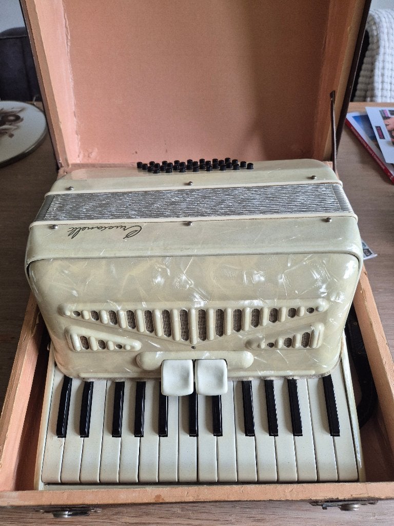 accordeon crucianelli, Met koffer, Toetsaccordeon, Ophalen, Overige merken