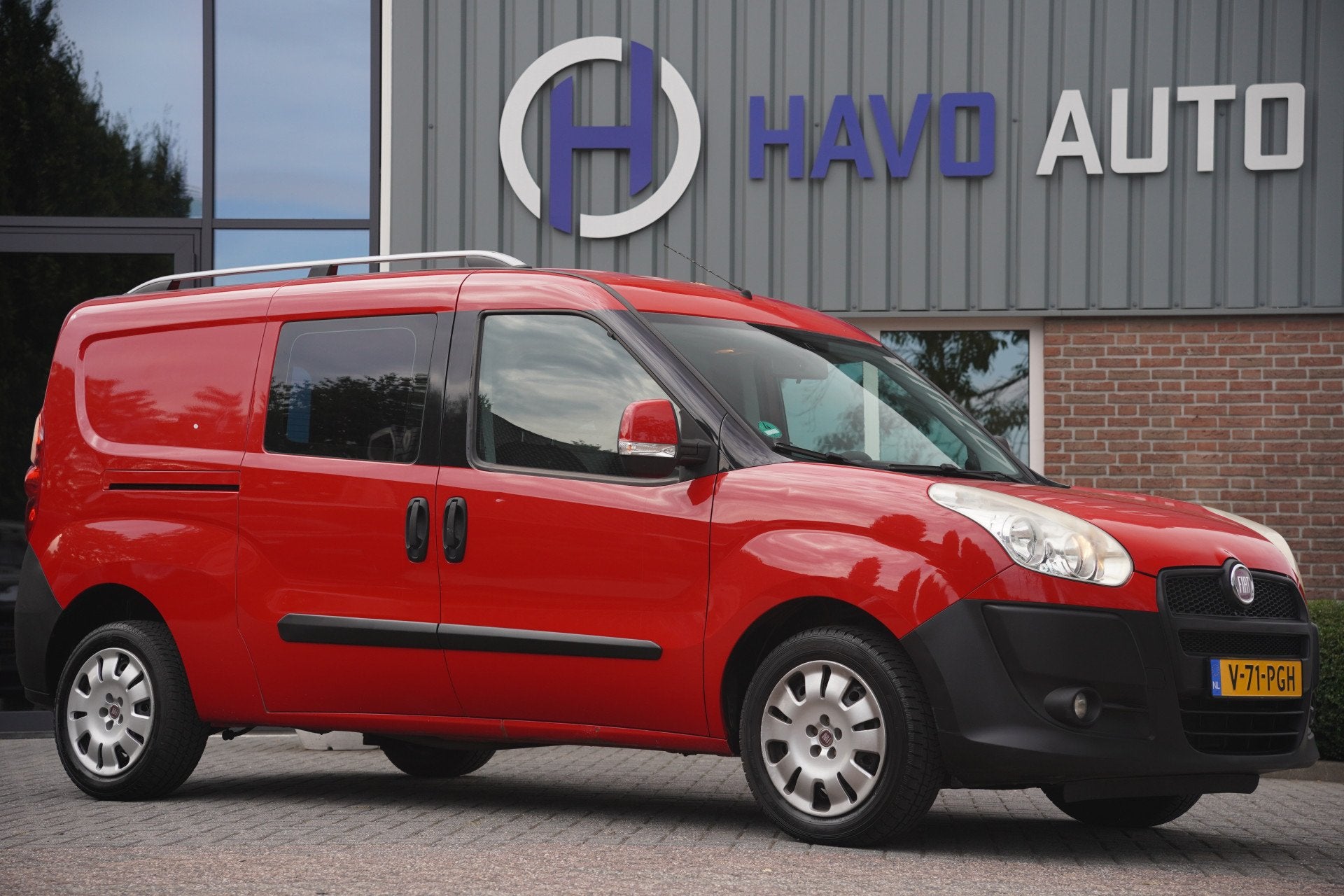 Fiat Doblò Cargo 1.4 Maxi, TREKHAAK, 2x ZIJDEUR, BTW-VRIJ /, Auto's, Bestelauto's, Voorwielaandrijving, Euro 5, Stof, Gebruikt