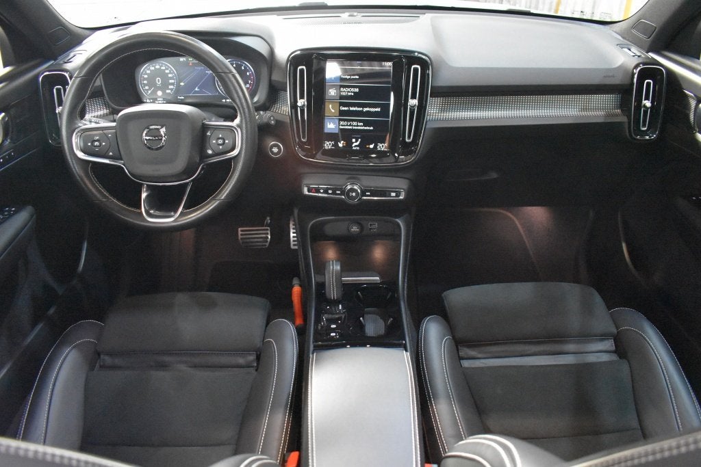 Volvo XC40 T3 163PK R-Design | Trekhaak | Schuifdak | Harman, Auto's, 12 maanden, Gebruikt, Euro 6, Origineel Nederlands