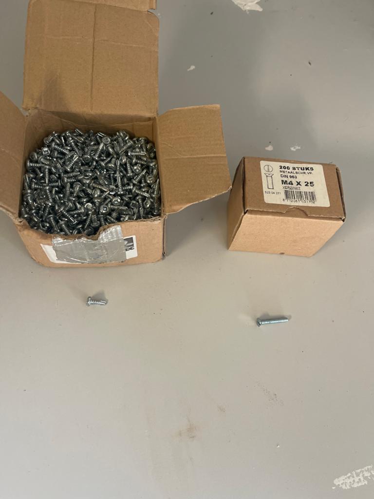 Zelfborende schroeven en M4x25 schroeven, Ophalen, Zo goed als nieuw, Minder dan 50 mm, Schroeven