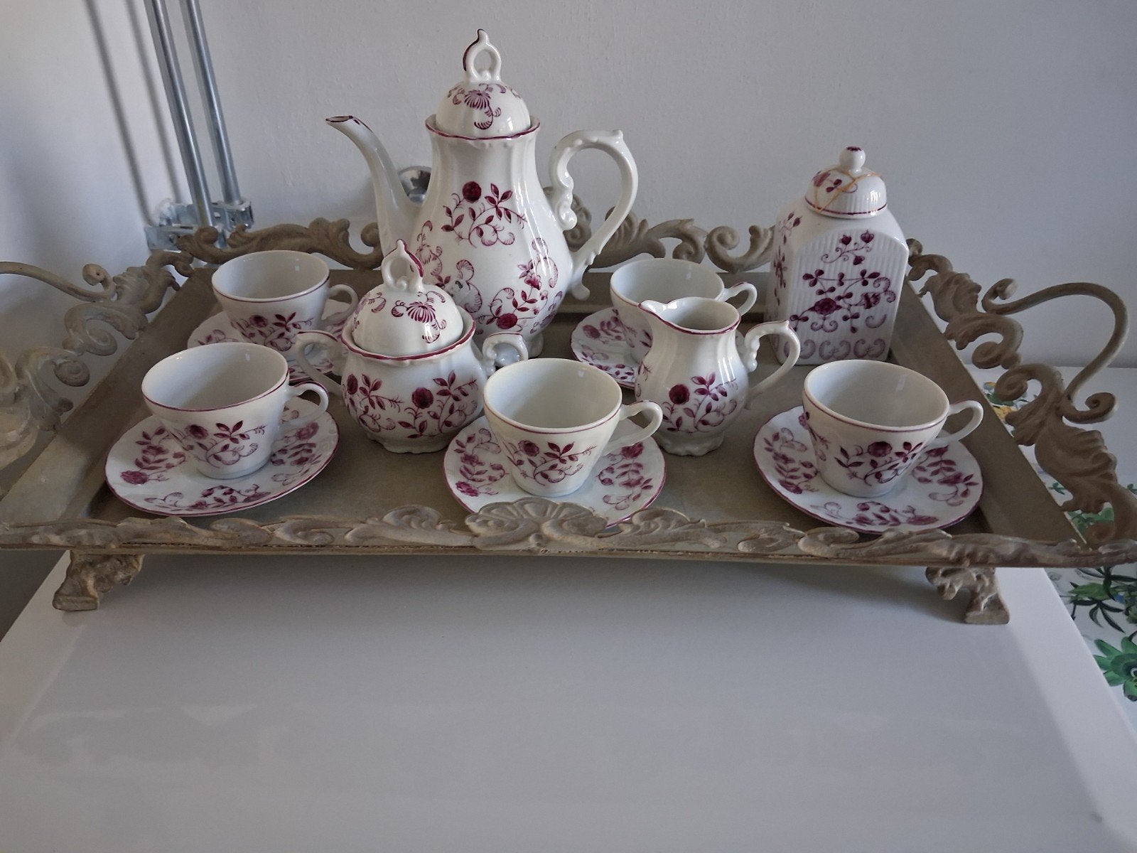 August Warnecke China Purper theeset met dienblad., Ophalen of Verzenden