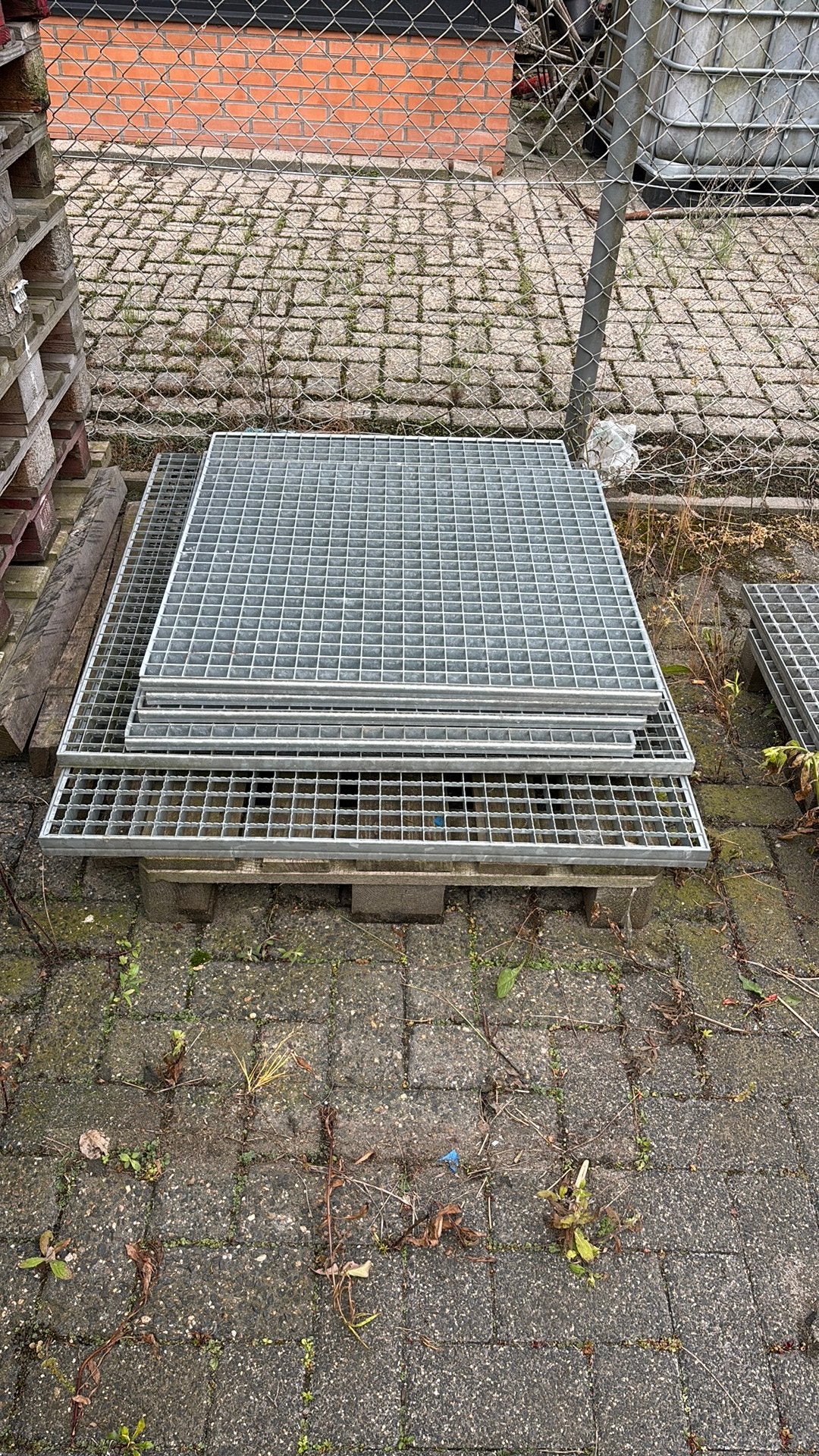 9 stuks stalen roosters, Ophalen of Verzenden, Gebruikt