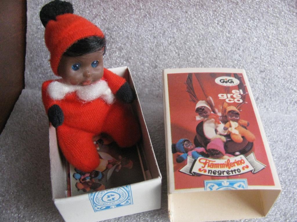 Vintage Getint Mini Popje in Doosje / Negretto - El Grego, Verzenden, Gebruikt, Pop