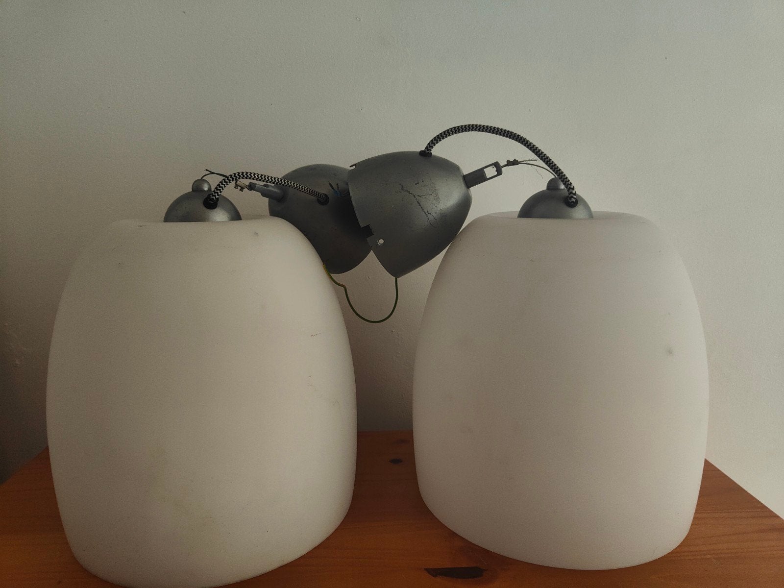 Twee glazen Ikea lampen - 30 cm hoog, 25 cm diameter, Huis en Inrichting, Minder dan 50 cm, Gebruikt, Ophalen of Verzenden, Glas