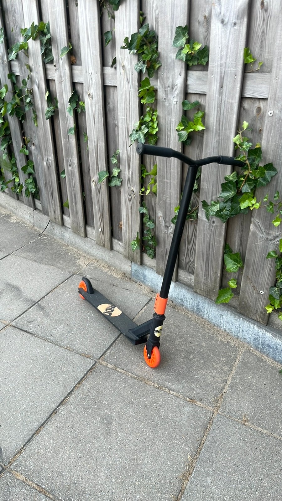 Mooi step paar keer gebruik net nieuw wieltjes en achter rem, Ophalen of Verzenden, Zo goed als nieuw, Gewone step