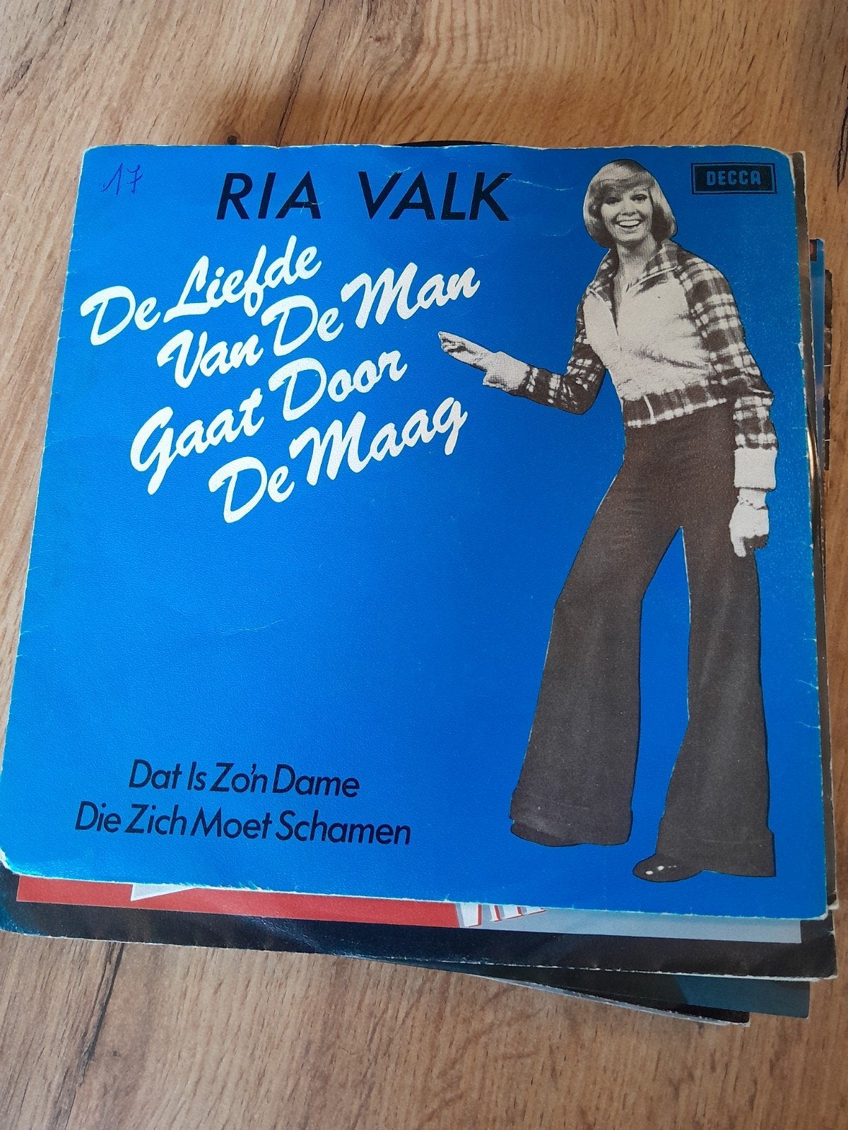 Ria valk 7 inch liefde van de man gaat door de maag, Ophalen of Verzenden, Zo goed als nieuw, Nederlandstalig