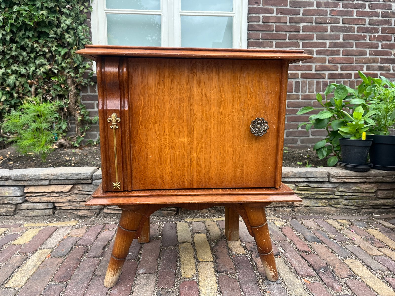 Prachtig oud Belgisch (nacht)kastje met authentieke details, Ophalen