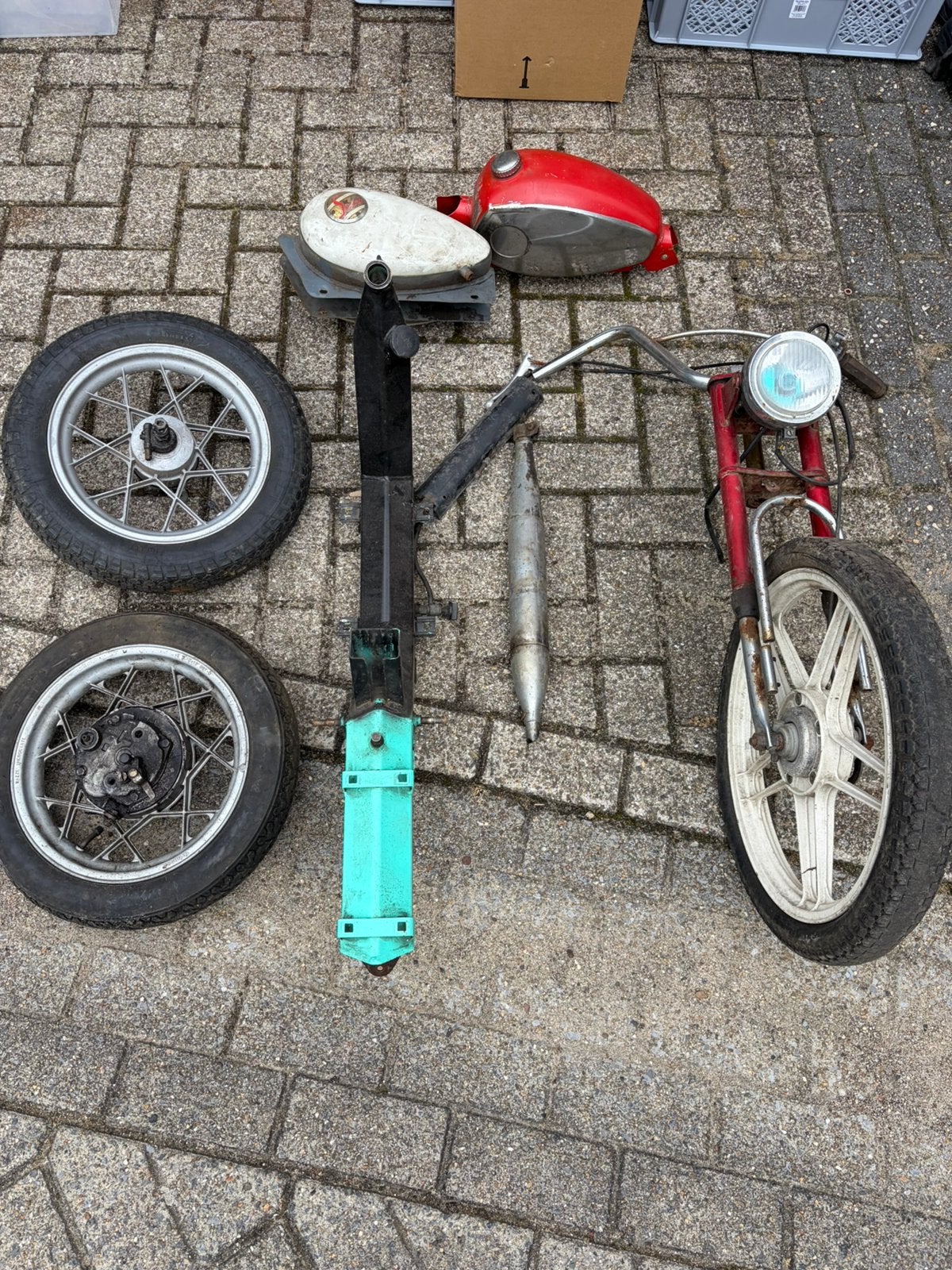 Partij brommer onderdelen. Vespa citta, Ophalen, Overige typen