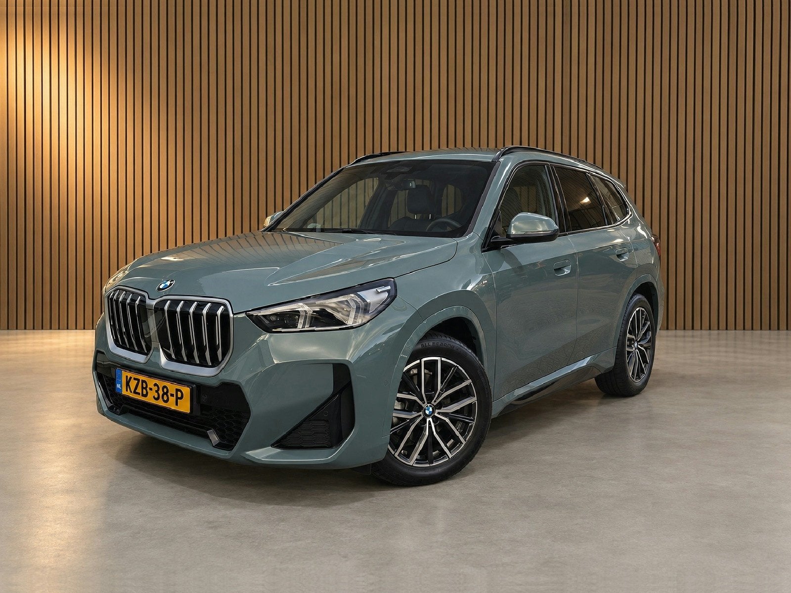 BMW X1 SDrive18i M Sport pakket, Auto's, Dealer onderhouden, 136 pk, Gebruikt, Bedrijf