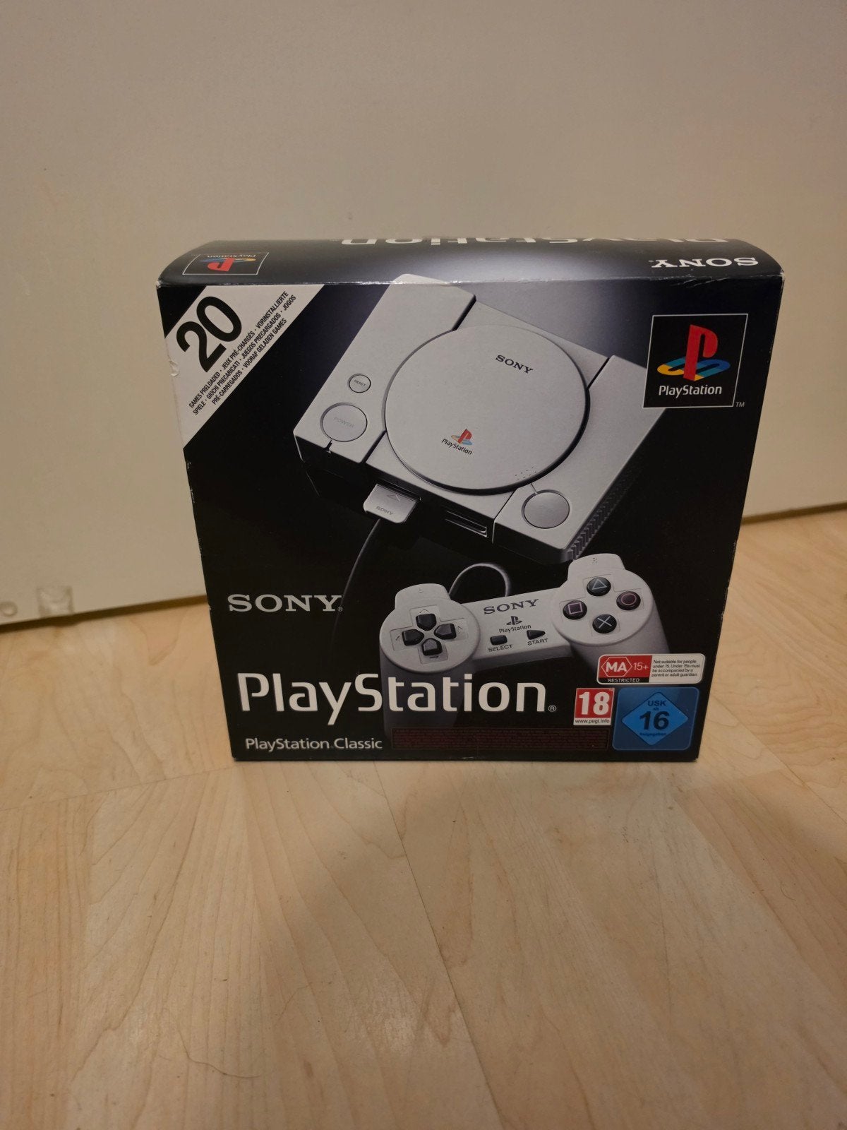 Playstation Classic Mini in originele doos, Ophalen, Zo goed als nieuw, Met 2 controllers, Met games