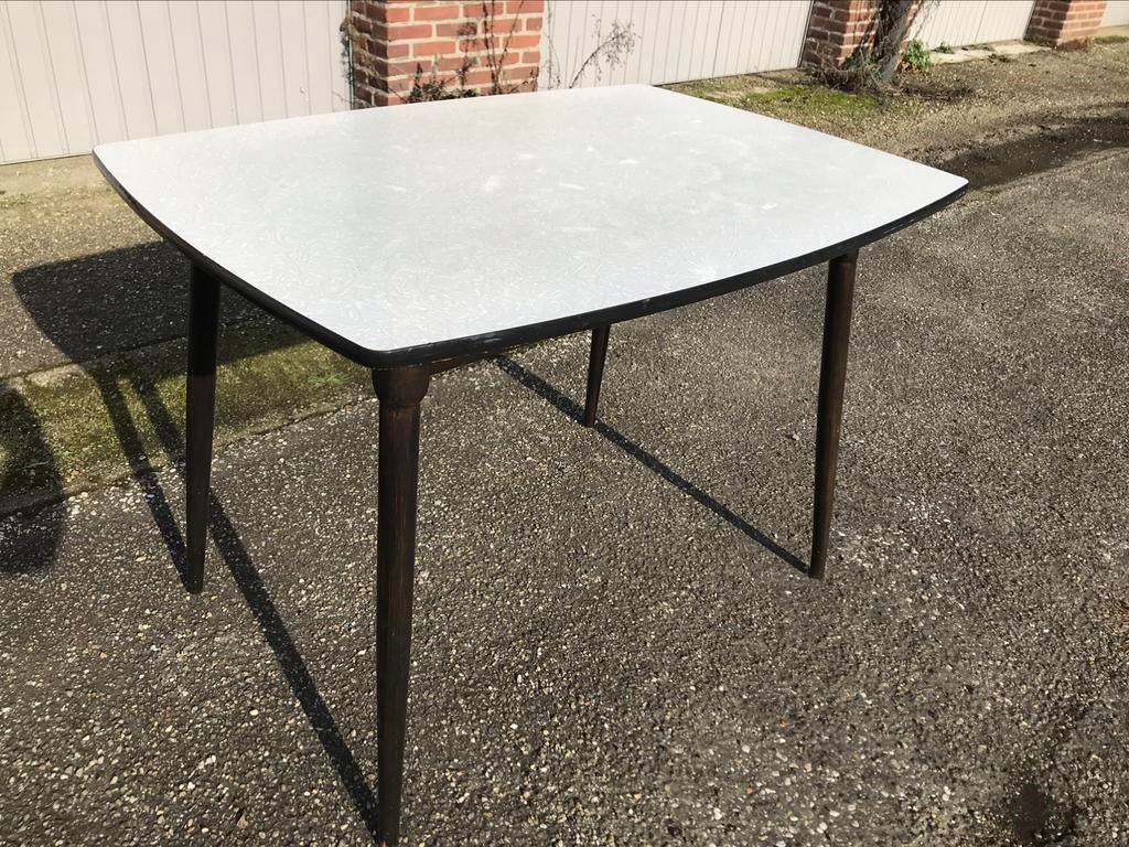 Houten Keukentafel met formica blad, Ophalen