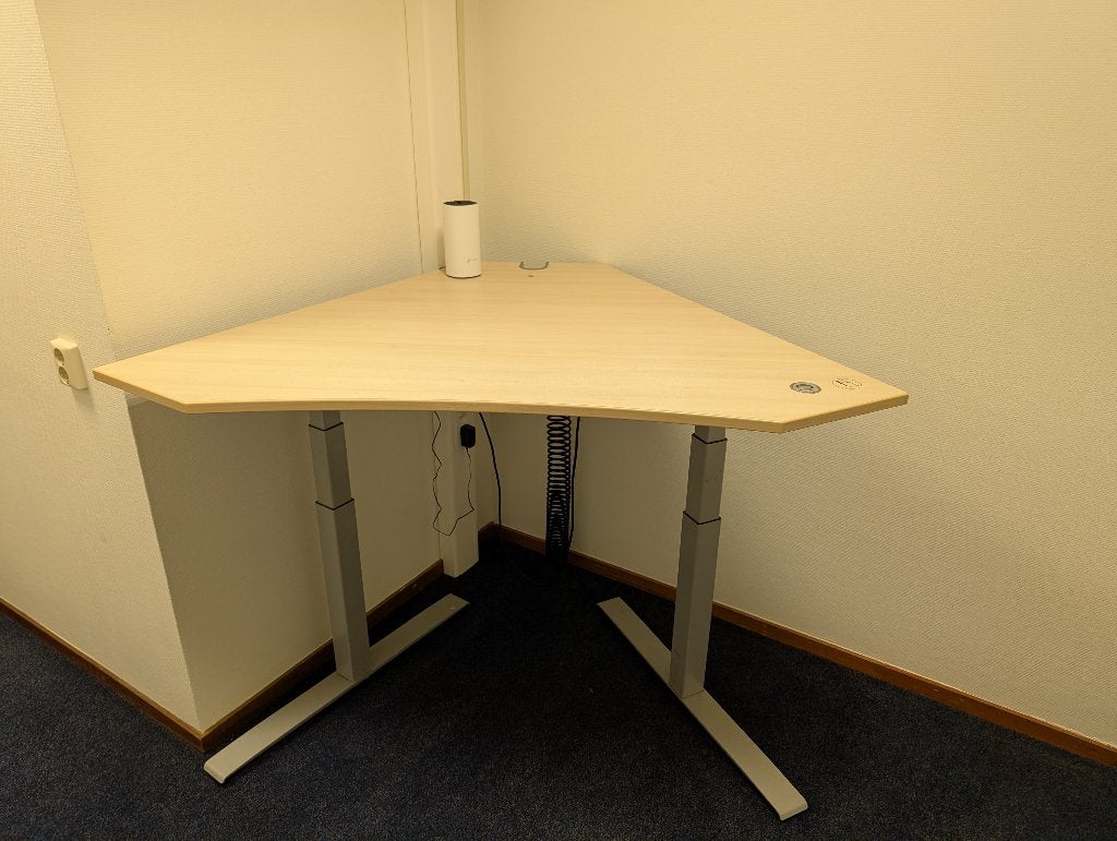 Hoekbureau Zit-sta bureau - Elektrisch verstelbaar, Huis en Inrichting, Ophalen, Hout, Hoekbureau, Overige merken