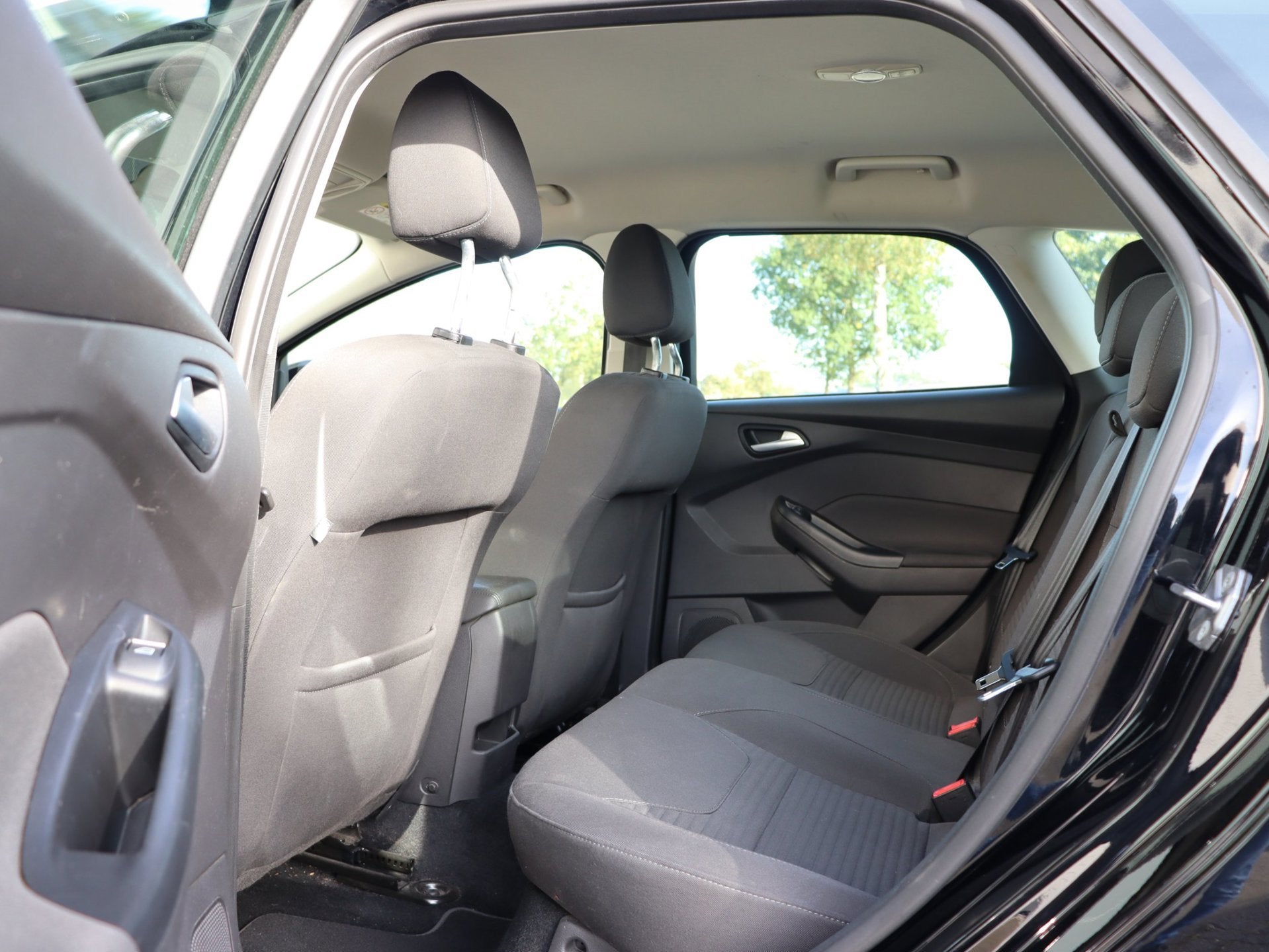 Foto 11 van Ford Focus Wagon 1.5 TDCI Titanium navi LM 4-deurs org NL