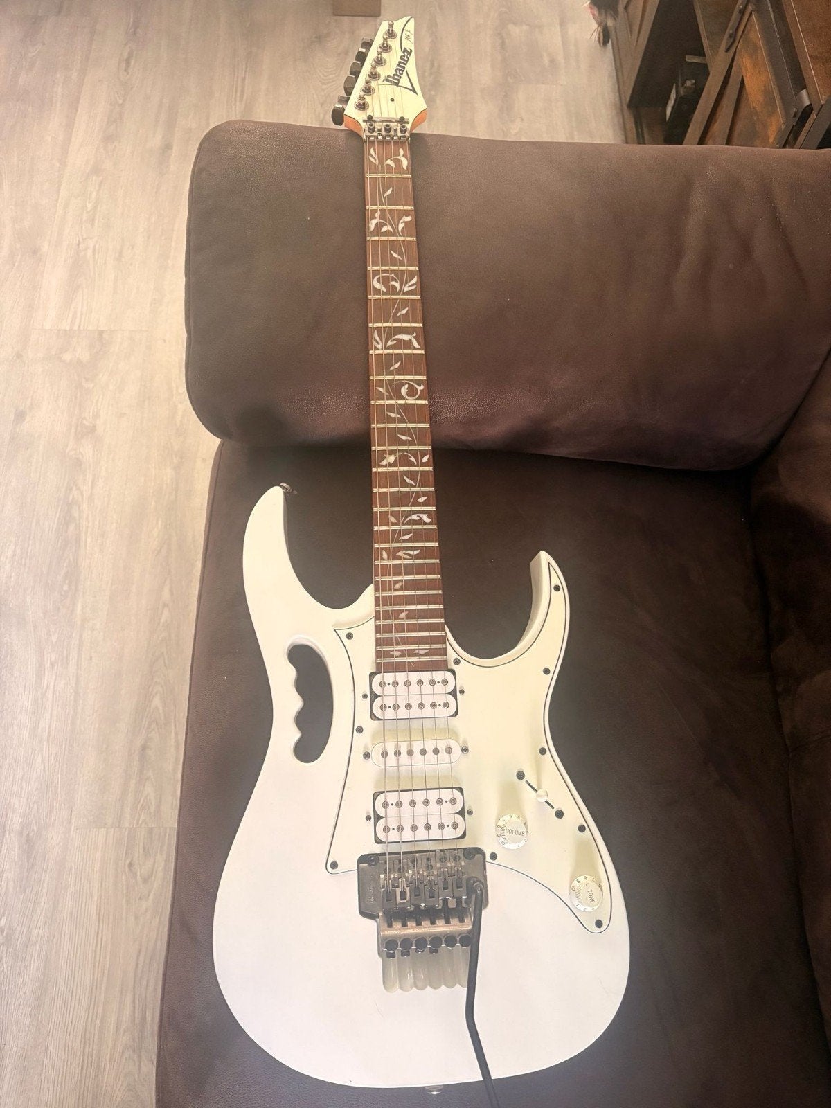 Ibanez JEMJRSP-WH Steve Vai Signature Gitaar, Ophalen of Verzenden, Zo goed als nieuw, Solid body, Ibanez