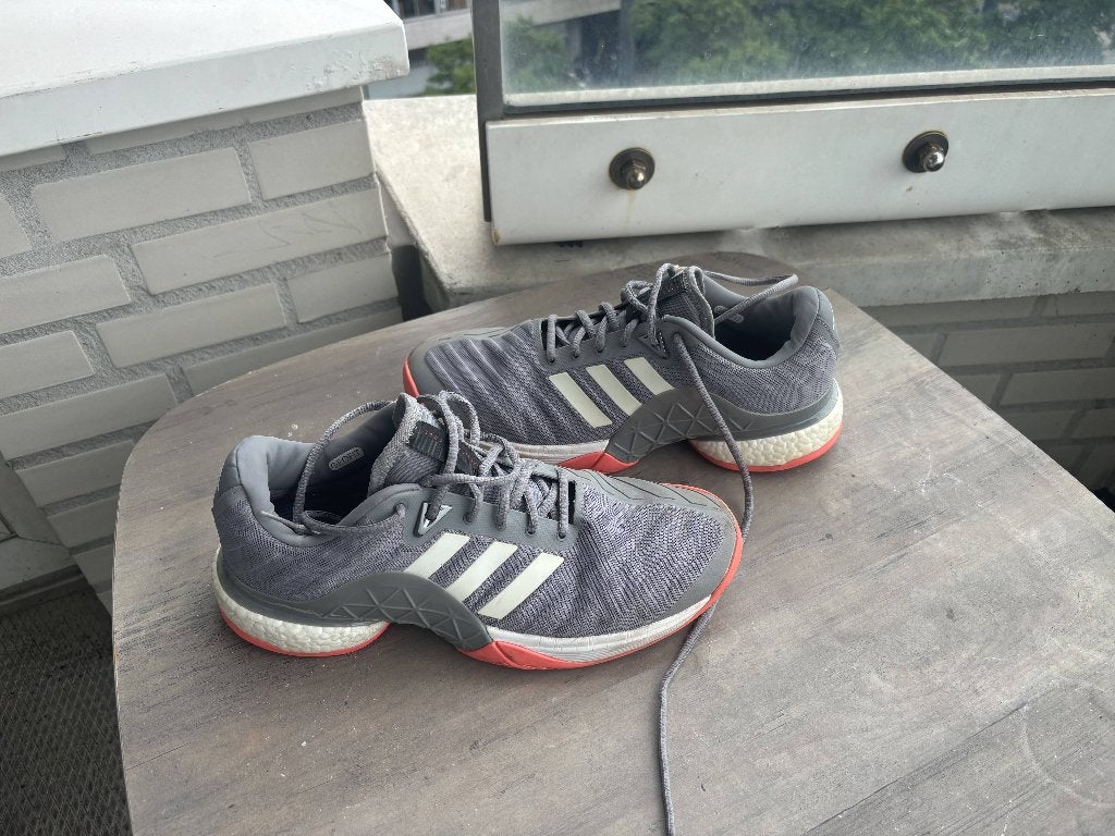 Grey Adidas Tennis shoes, L00, Schoenen, Zo goed als nieuw, Ophalen
