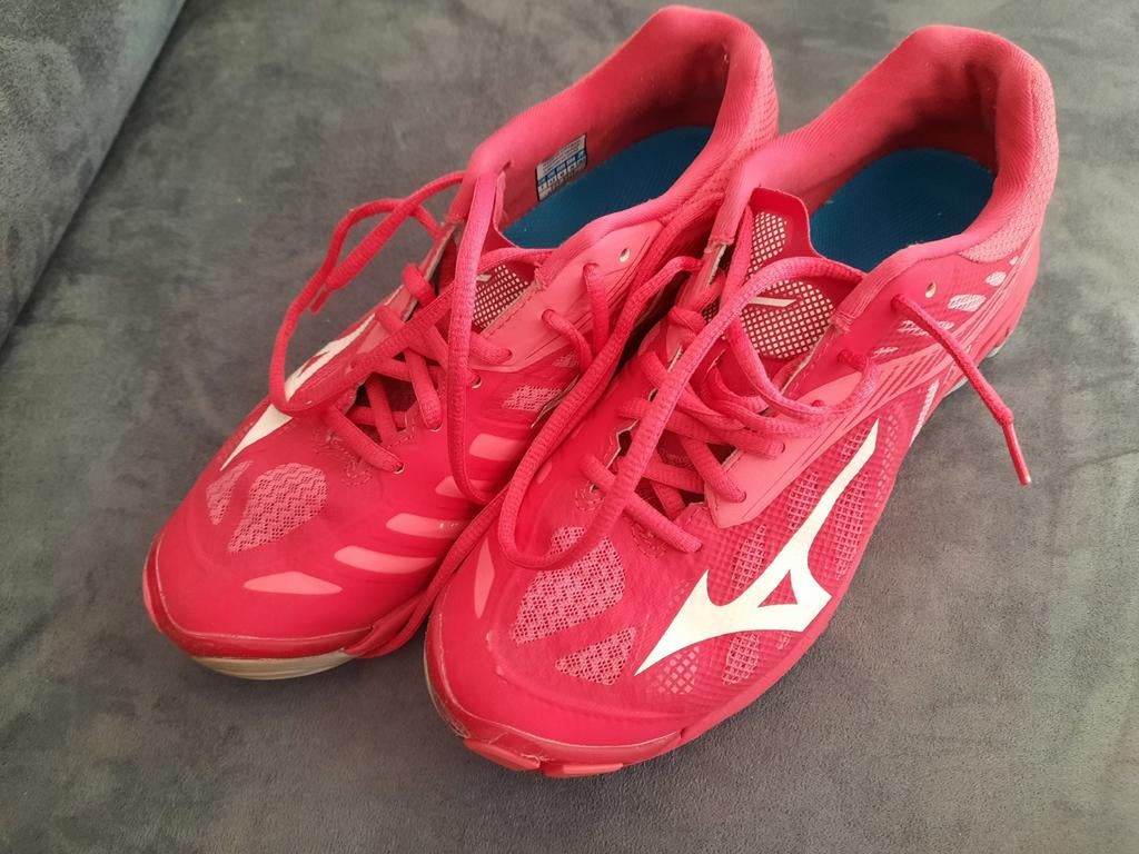 Mizuno: mooie sport schoenen roze maat 39-40, Sport en Fitness, Volleybal, Ophalen, Gebruikt, Schoenen